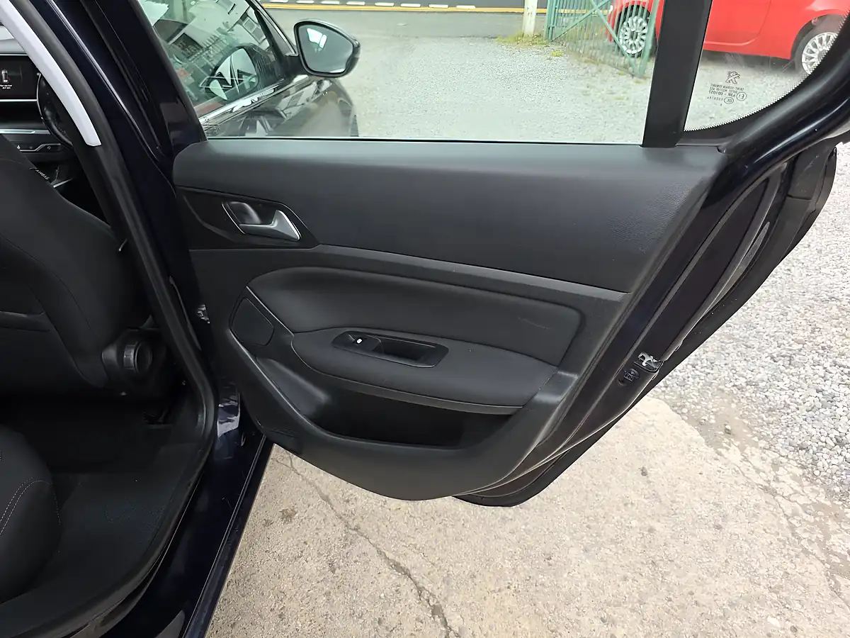 Used 2017 Peugeot 308 Allure Blue - Interior and Exterior details 15