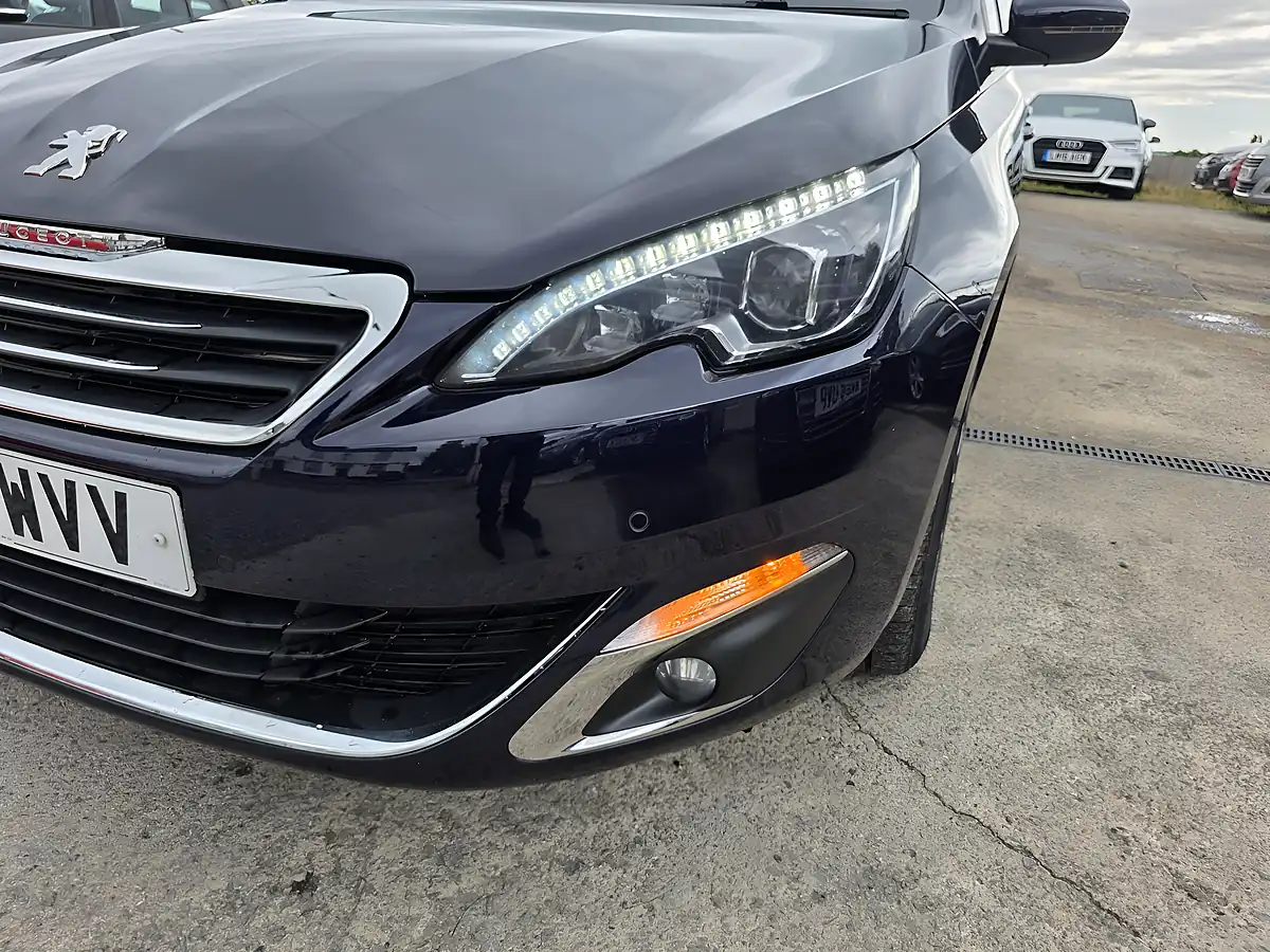 Used 2017 Peugeot 308 Allure Blue - Interior and Exterior details 18