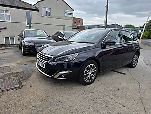 Used 2017 Peugeot 308 Allure Blue - Interior and Exterior details 3