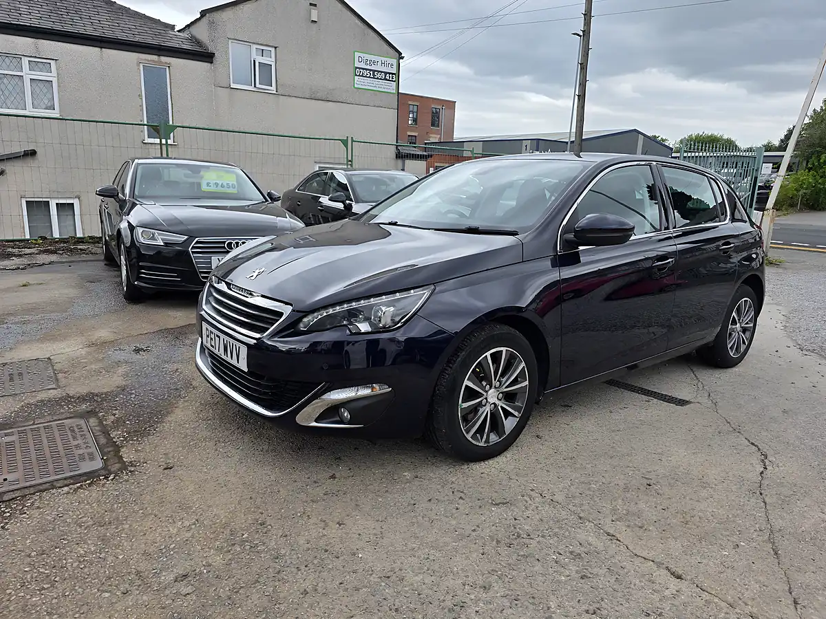 Used 2017 Peugeot 308 Allure Blue - Interior and Exterior details 3