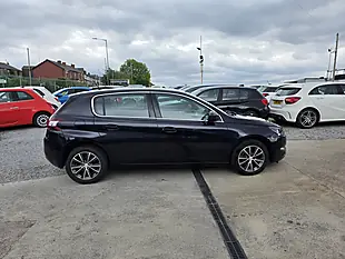 Used 2017 Peugeot 308 Allure Blue - Interior and Exterior details 5
