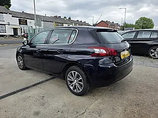 Used 2017 Peugeot 308 Allure Blue - Interior and Exterior details 8