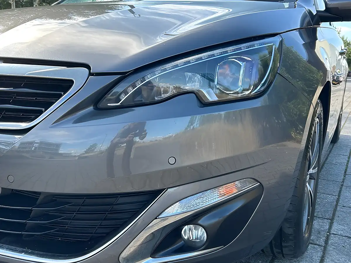 Used 2017 Peugeot 308 Allure Grey - Interior and Exterior details 7