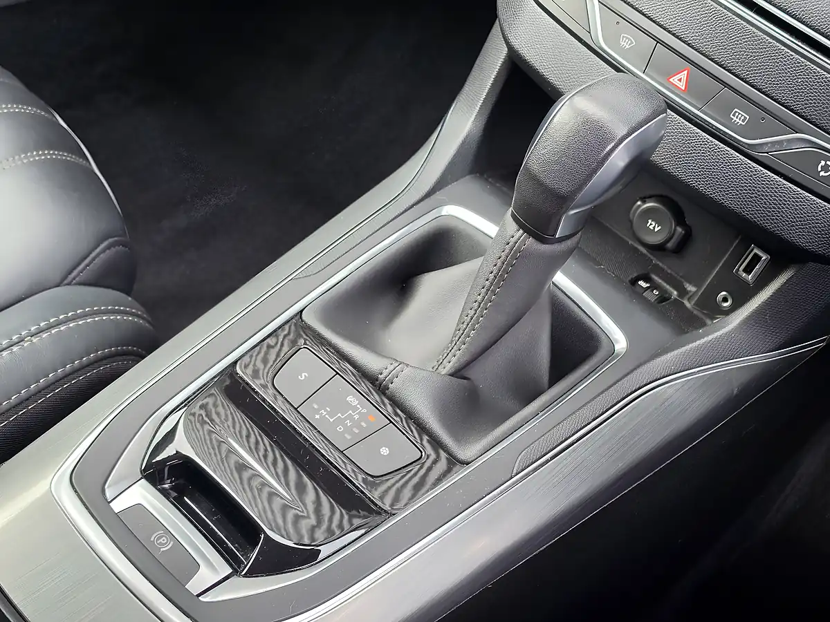 Used 2017 Peugeot 308 Allure Grey - Interior and Exterior details 15