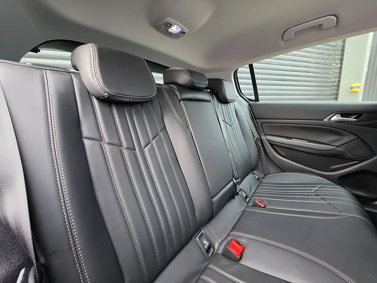 Used 2017 Peugeot 308 Allure Grey - Interior and Exterior details 4