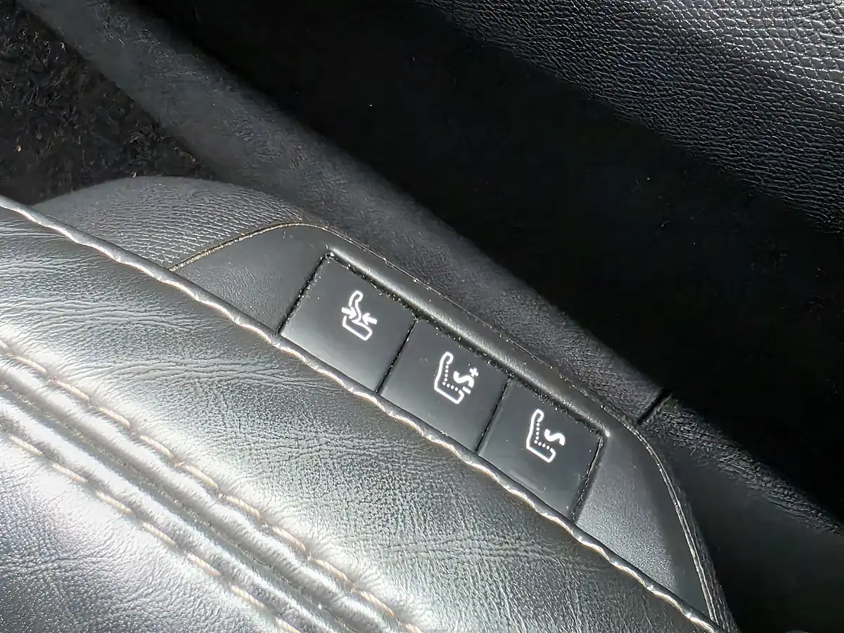 Used 2017 Peugeot 308 Allure Grey - Interior and Exterior details 7