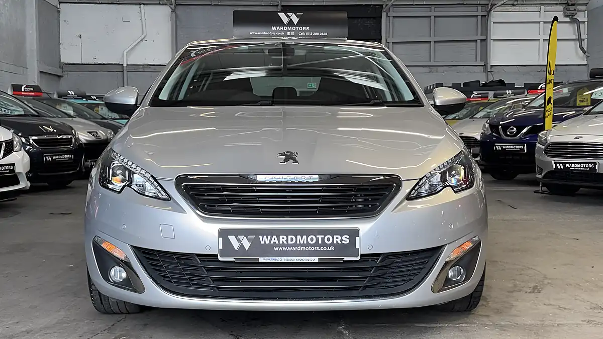 Used 2017 Peugeot 308 Allure Silver - Interior and Exterior details 3