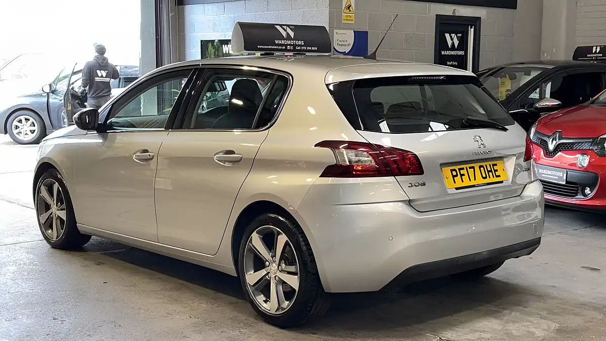 Used 2017 Peugeot 308 Allure Silver - Interior and Exterior details 7