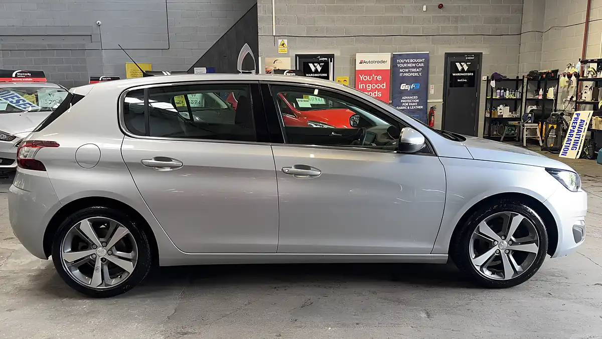 Used 2017 Peugeot 308 Allure Silver - Interior and Exterior details 8