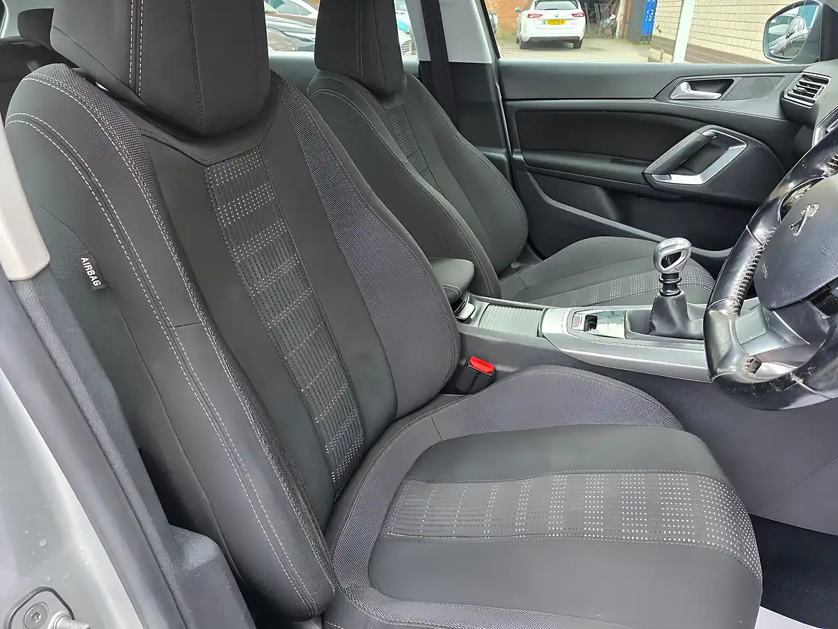 Used 2017 Peugeot 308 Allure Silver - Interior and Exterior details 10
