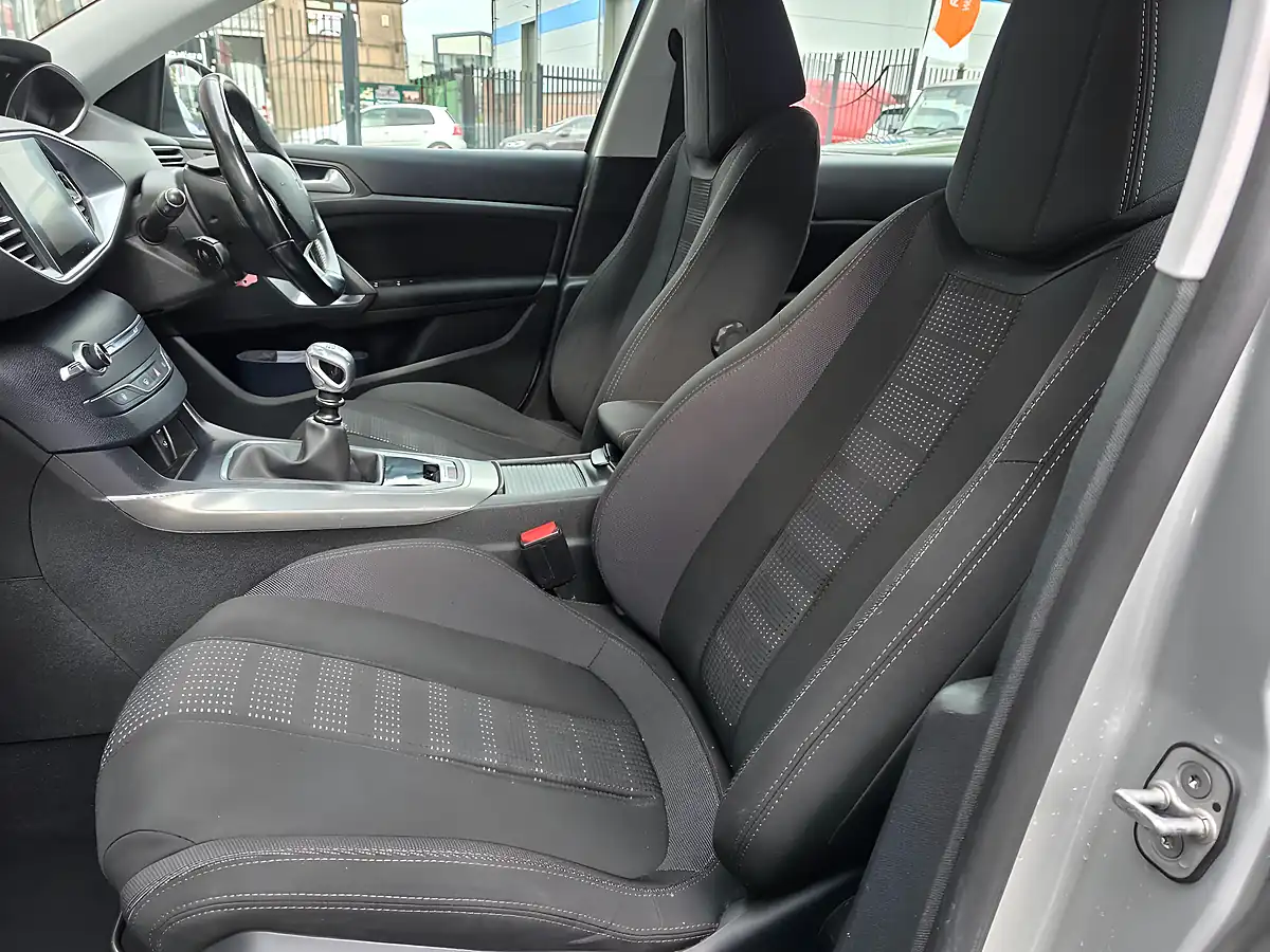 Used 2017 Peugeot 308 Allure Silver - Interior and Exterior details 16