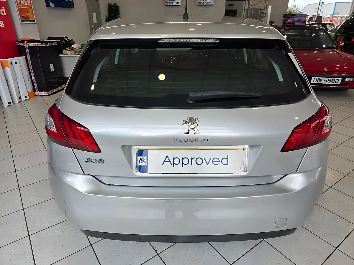 Used 2017 Peugeot 308 Allure Silver - Interior and Exterior details 7