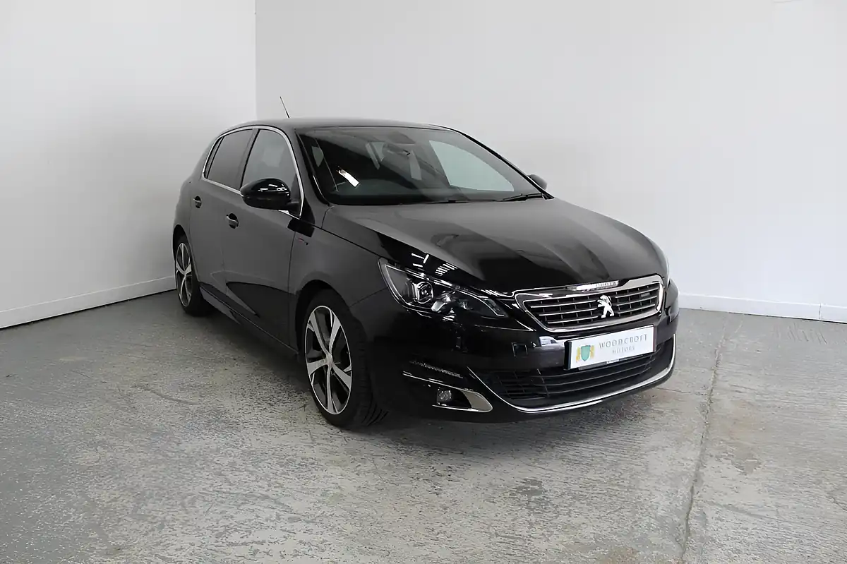Used 2017 Peugeot 308 GT Line Black - Front View