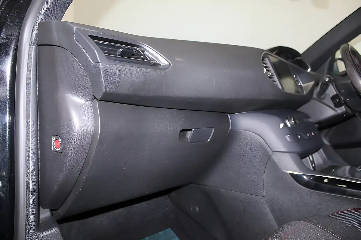 Used 2017 Peugeot 308 GT Line Black - Interior and Exterior details 14