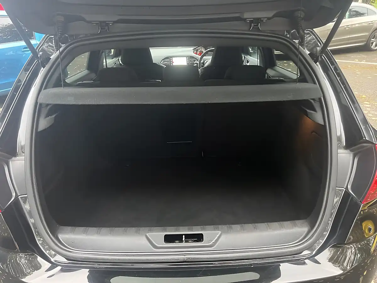 Used 2017 Peugeot 308 GT Line Black - Interior and Exterior details 7