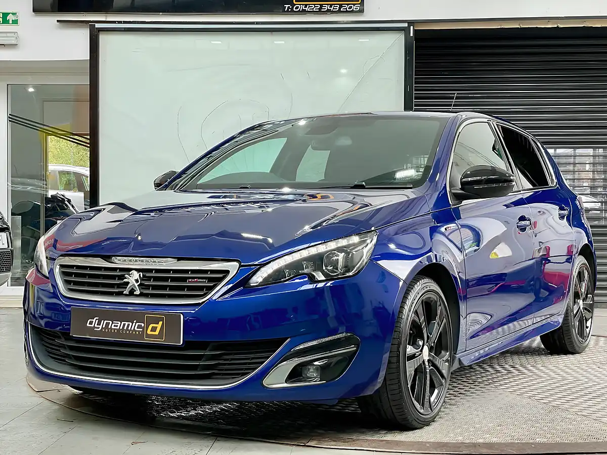 Used 2017 Peugeot 308 GT Line Blue - Front View