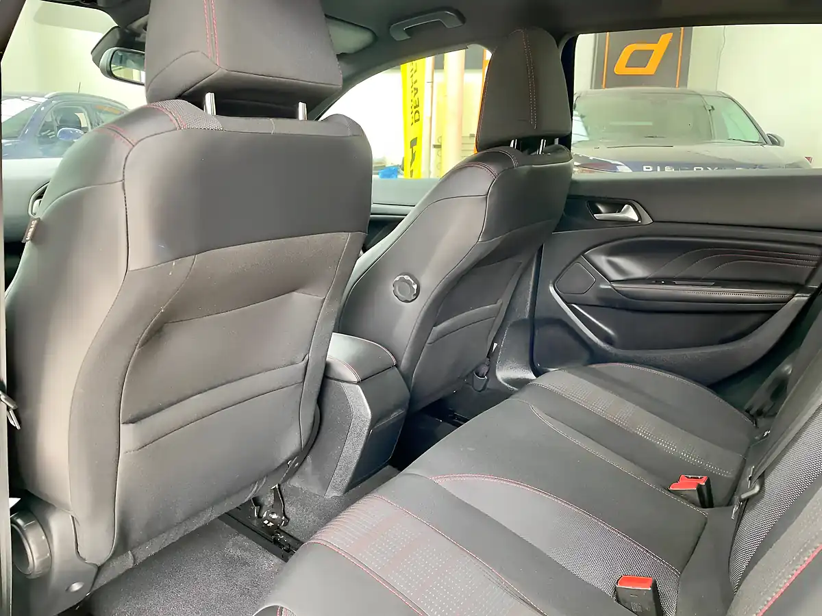 Used 2017 Peugeot 308 GT Line Blue - Interior and Exterior details 16