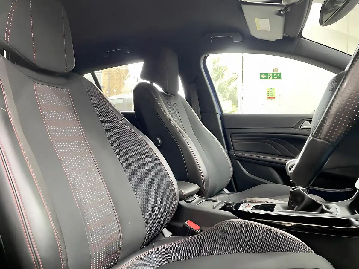 Used 2017 Peugeot 308 GT Line Blue - Interior and Exterior details 7