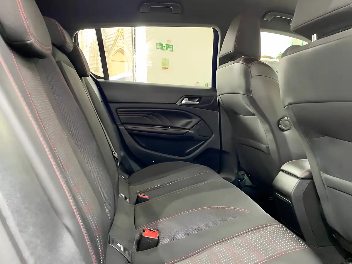 Used 2017 Peugeot 308 GT Line Blue - Interior and Exterior details 8