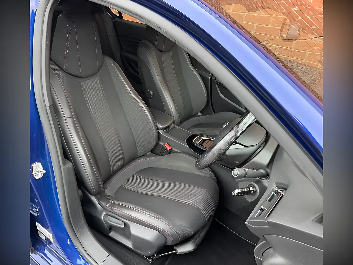 Used 2017 Peugeot 308 GT Line Blue - Interior and Exterior details 10
