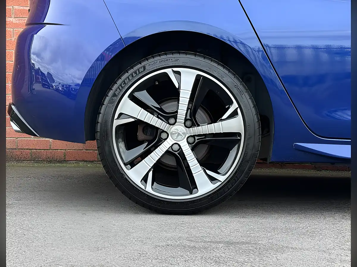 Used 2017 Peugeot 308 GT Line Blue - Interior and Exterior details 19