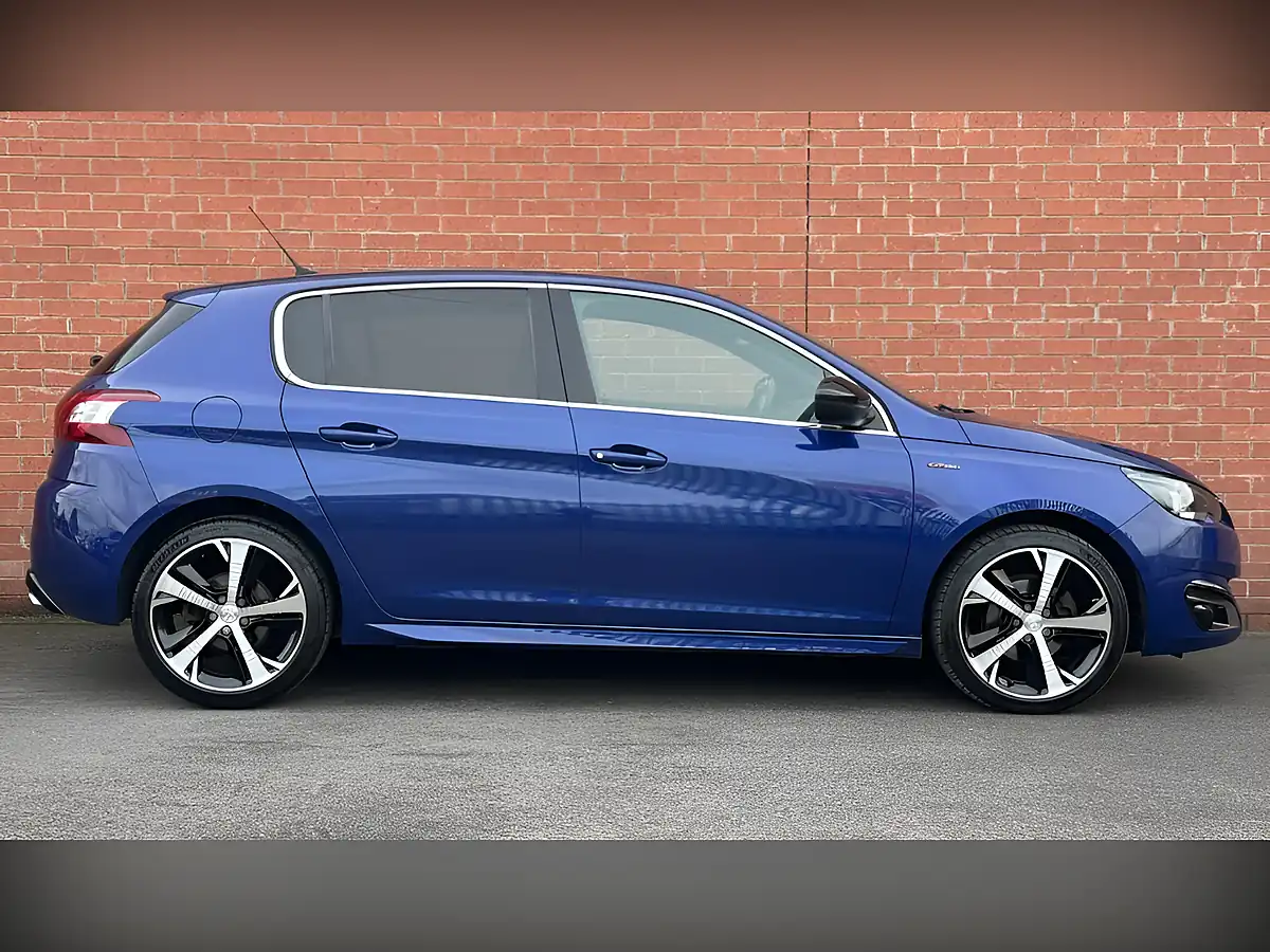 Used 2017 Peugeot 308 GT Line Blue - Interior and Exterior details 2