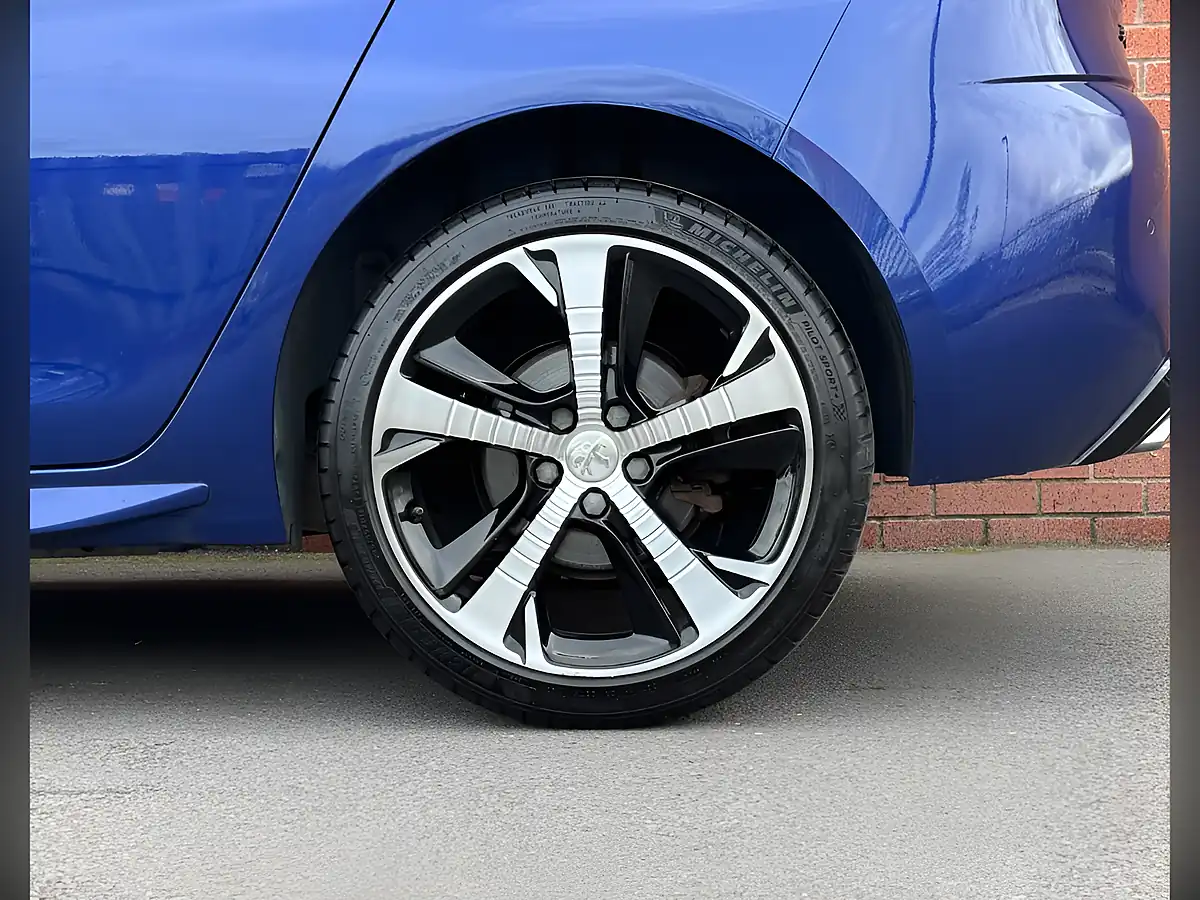 Used 2017 Peugeot 308 GT Line Blue - Interior and Exterior details 20