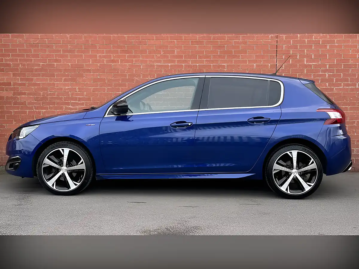 Used 2017 Peugeot 308 GT Line Blue - Interior and Exterior details 6