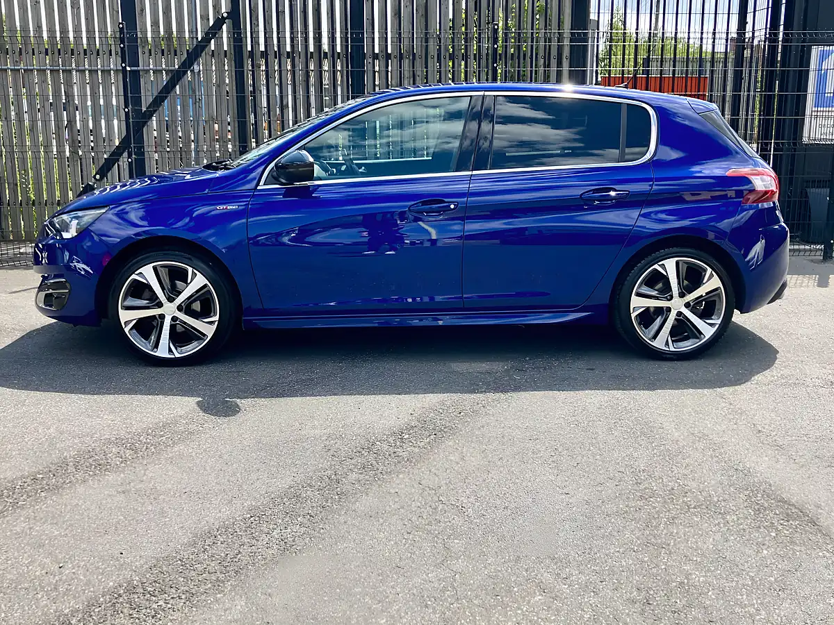 Used 2017 Peugeot 308 GT Line Blue - Interior and Exterior details 10
