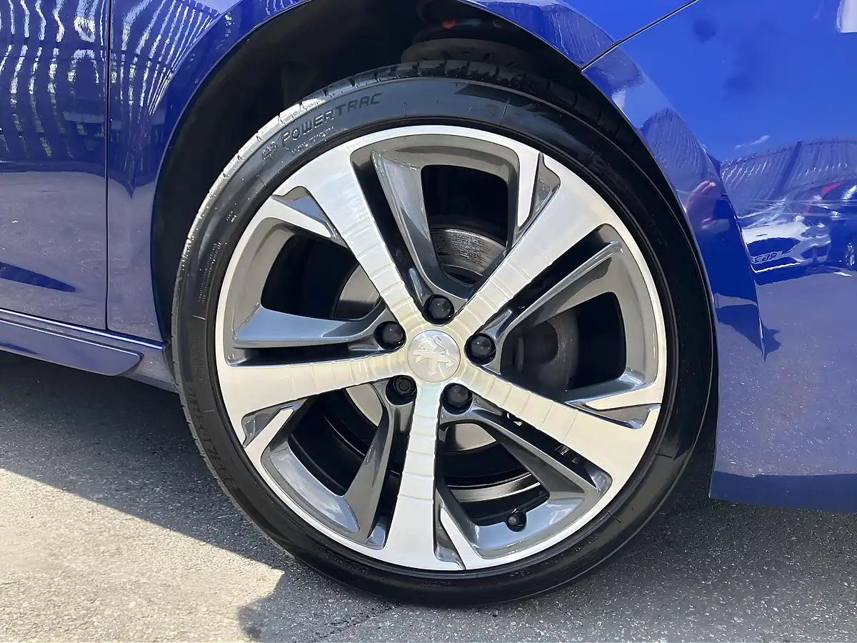 Used 2017 Peugeot 308 GT Line Blue - Interior and Exterior details 12