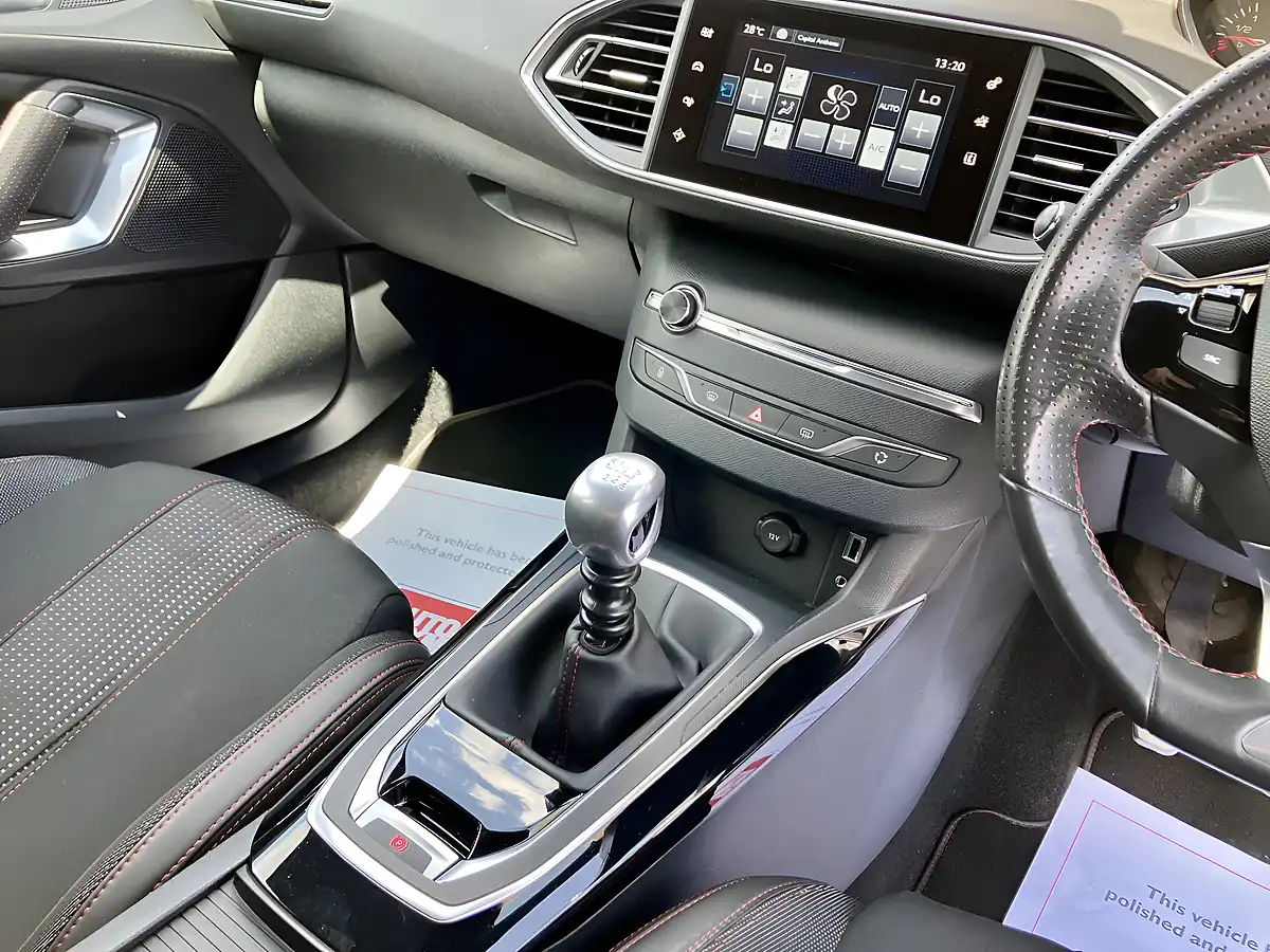 Used 2017 Peugeot 308 GT Line Blue - Interior and Exterior details 14