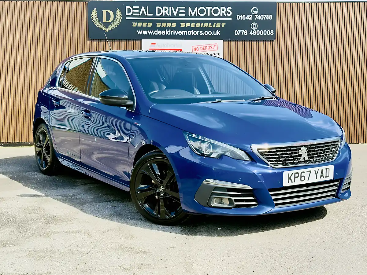 Used 2017 Peugeot 308 GT Line Blue - Front View