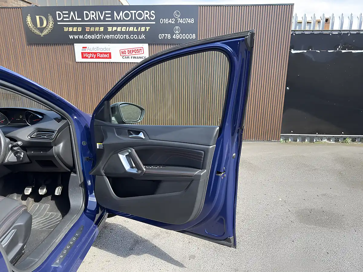 Used 2017 Peugeot 308 GT Line Blue - Interior and Exterior details 11