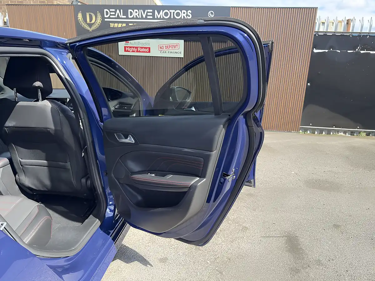 Used 2017 Peugeot 308 GT Line Blue - Interior and Exterior details 14