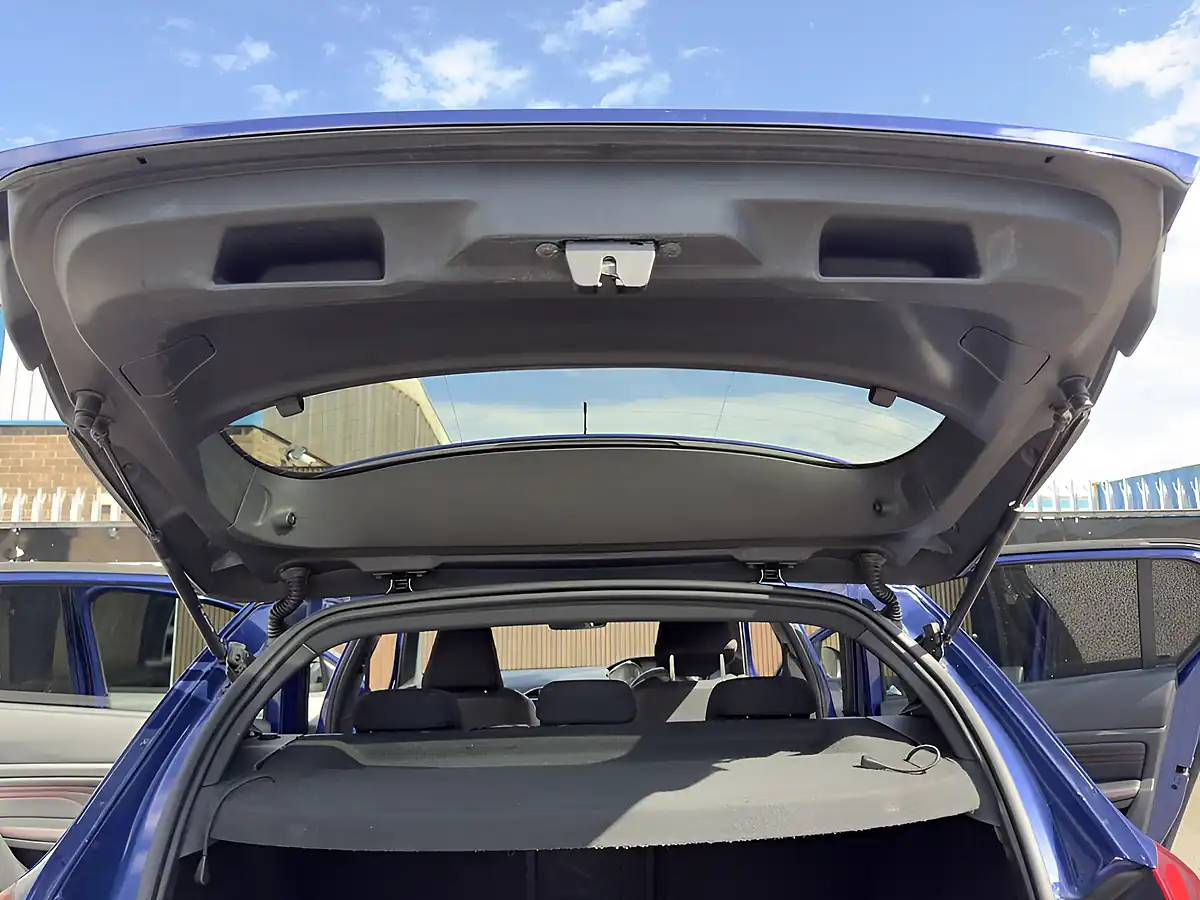 Used 2017 Peugeot 308 GT Line Blue - Interior and Exterior details 15