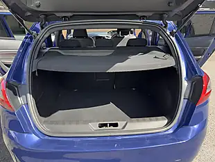 Used 2017 Peugeot 308 GT Line Blue - Interior and Exterior details 16