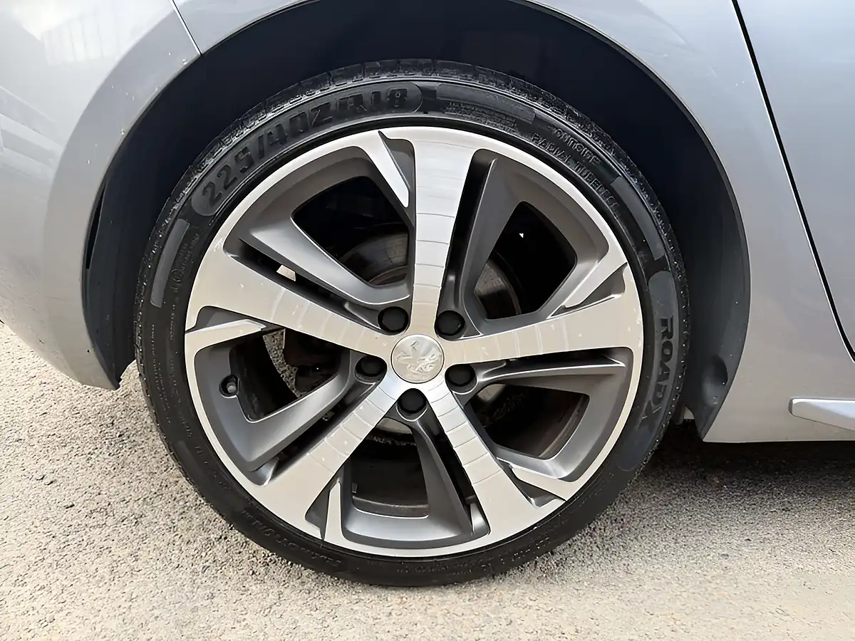 Used 2017 Peugeot 308 GT Line Grey - Interior and Exterior details 10