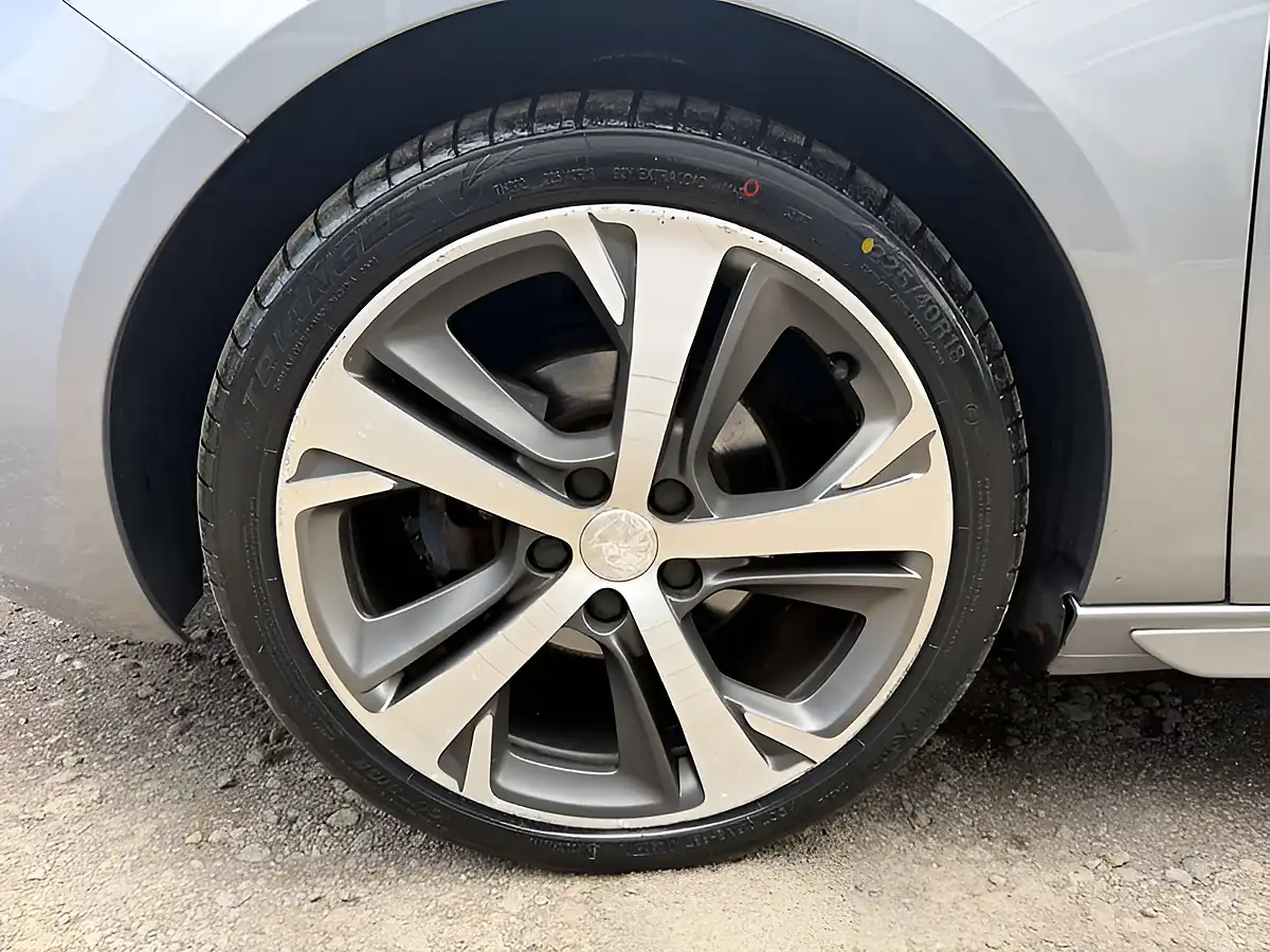 Used 2017 Peugeot 308 GT Line Grey - Interior and Exterior details 11