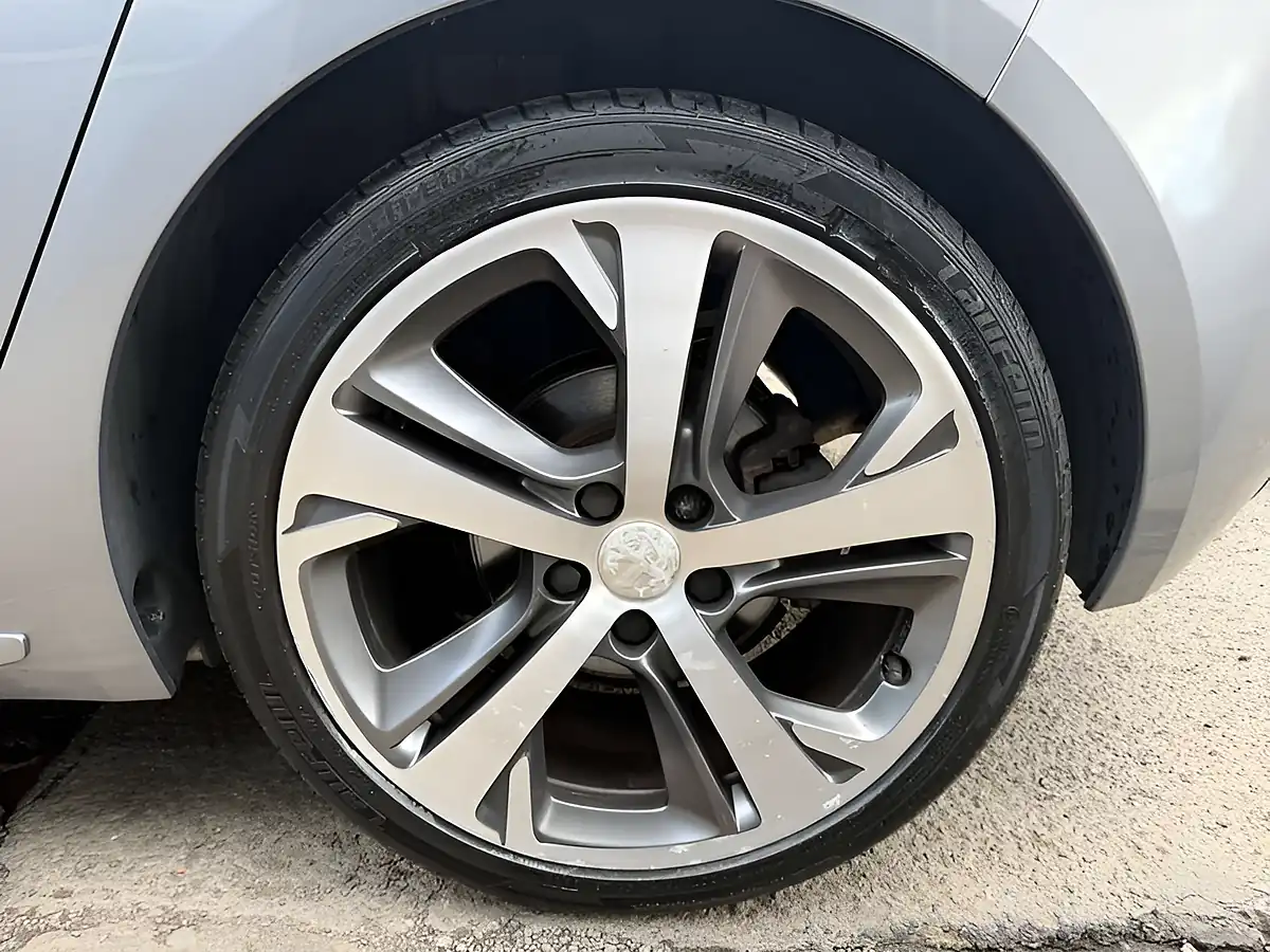 Used 2017 Peugeot 308 GT Line Grey - Interior and Exterior details 12
