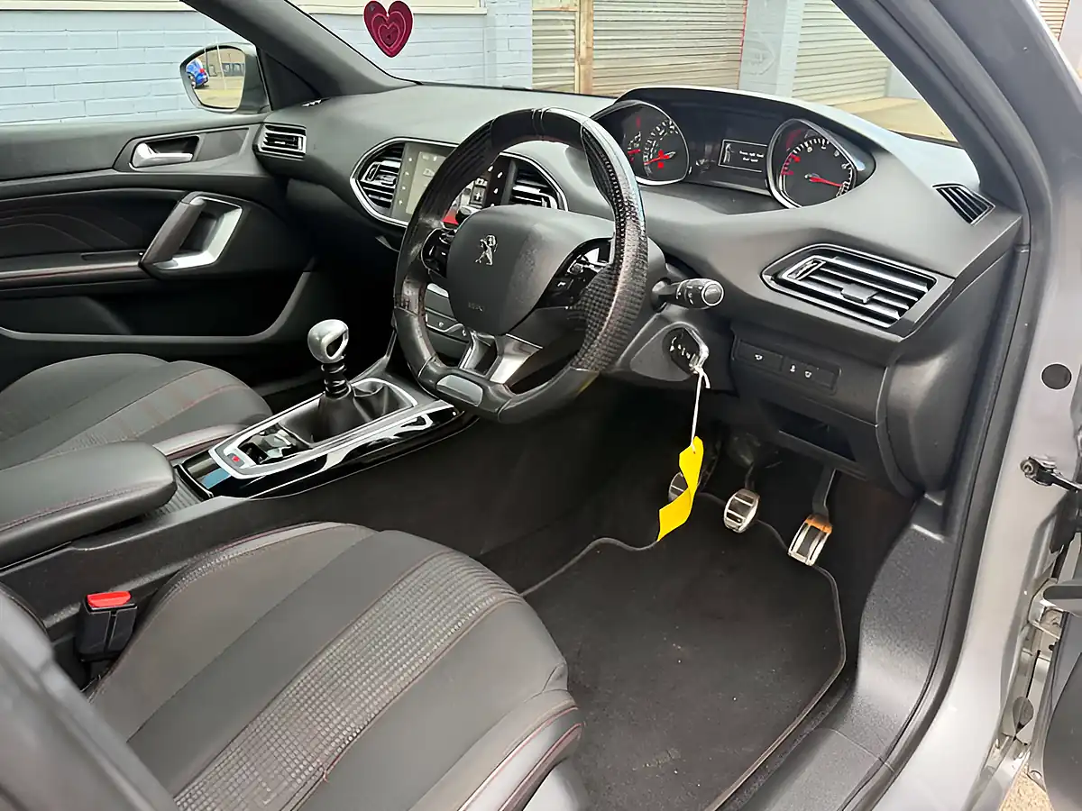 Used 2017 Peugeot 308 GT Line Grey - Interior and Exterior details 15
