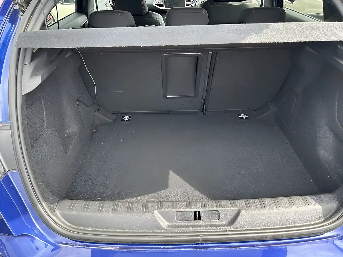 Used 2017 Peugeot 308 GT Line - Interior and Exterior details 15