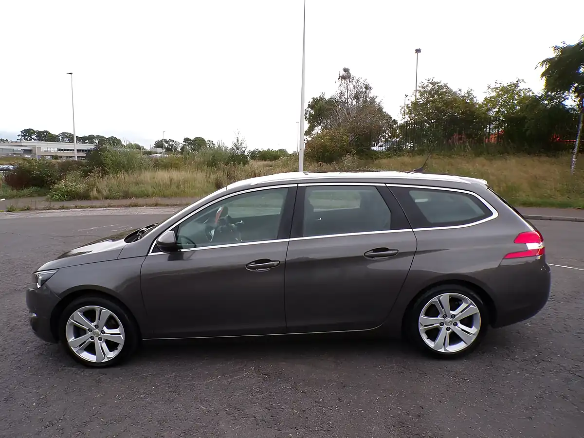Used 2017 Peugeot 308 Sw Allure Grey - Interior and Exterior details 10