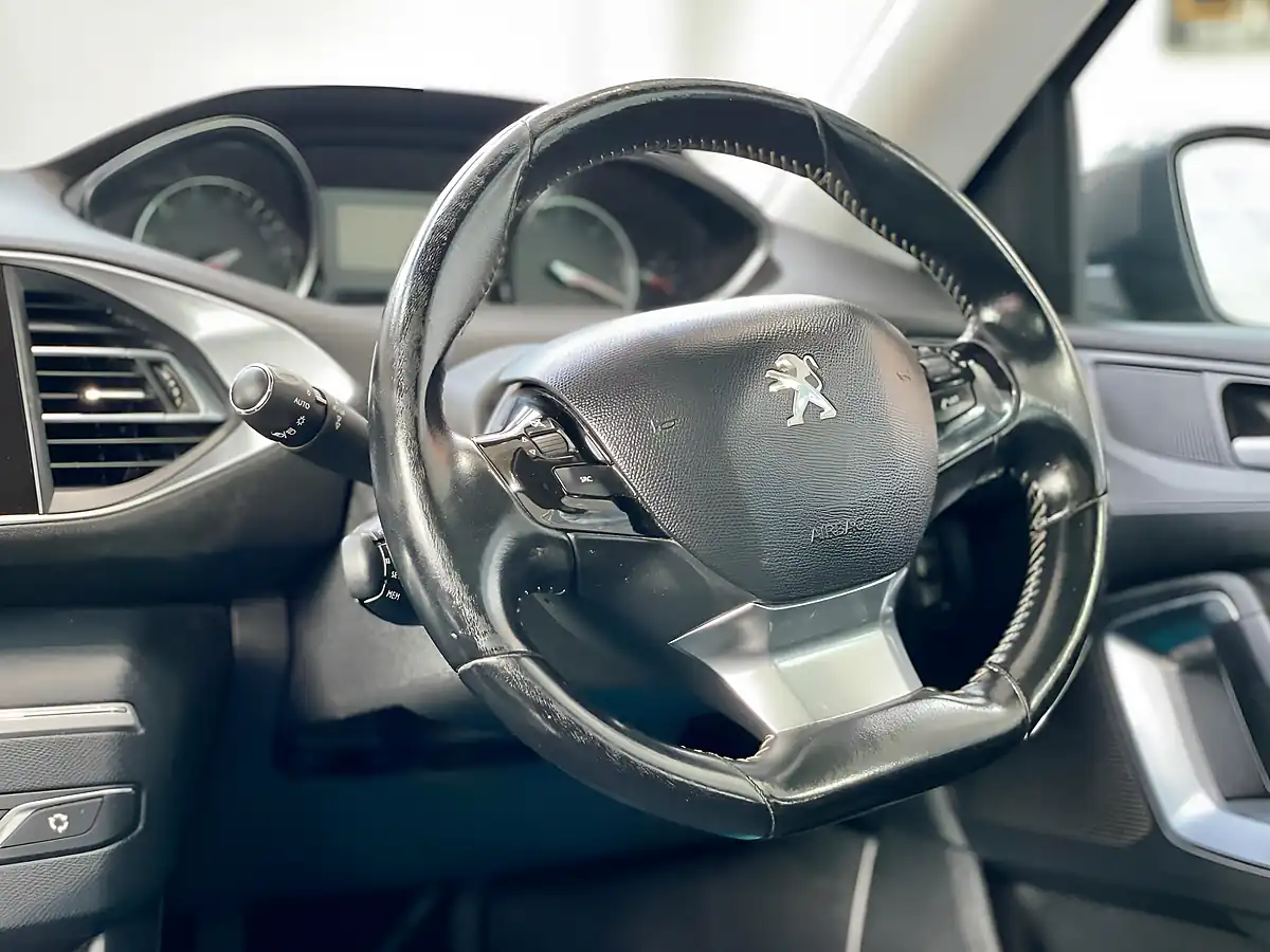 Used 2017 Peugeot 308 Sw Allure Grey - Interior and Exterior details 16