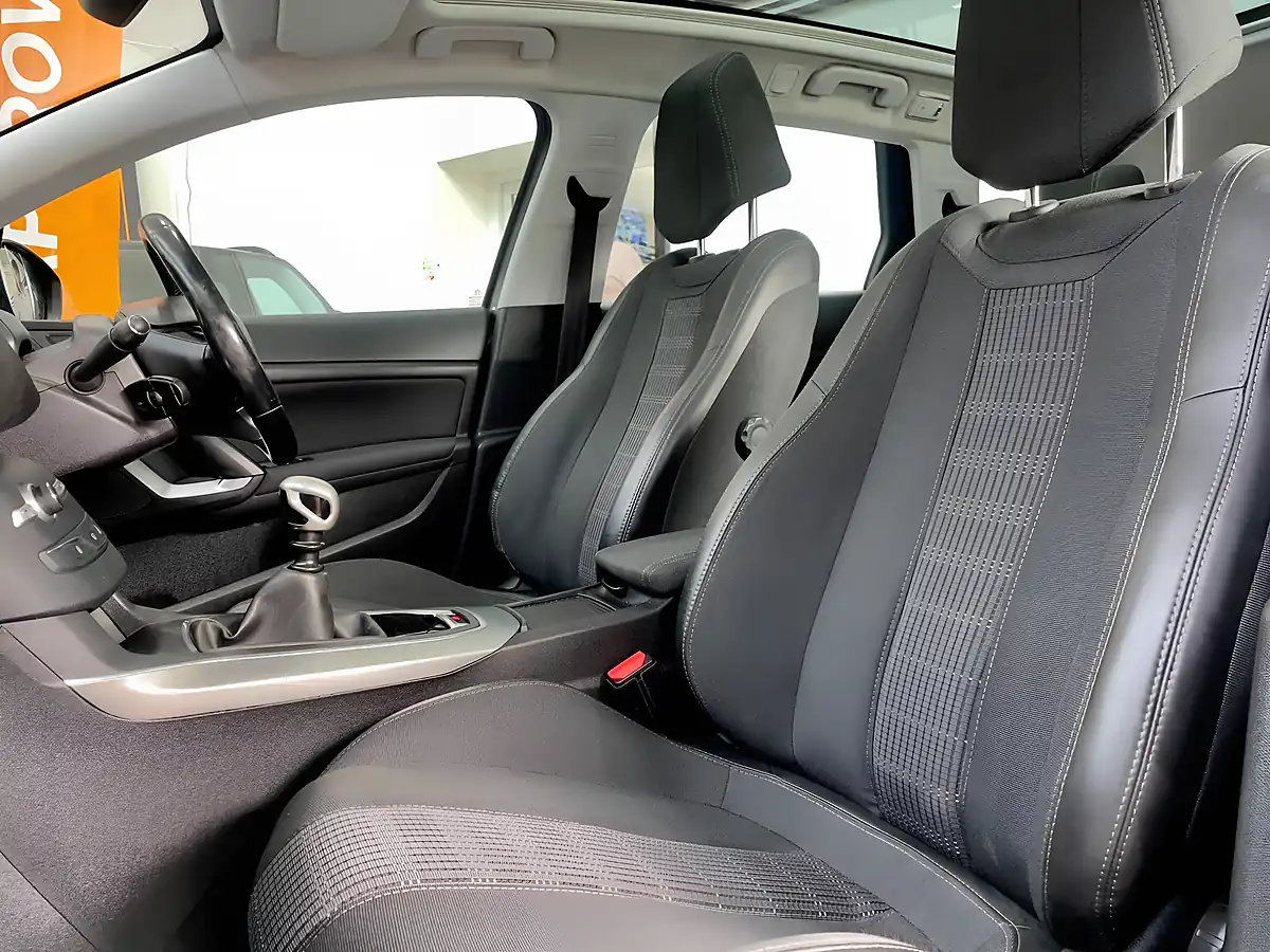 Used 2017 Peugeot 308 Sw Allure Grey - Interior and Exterior details 17