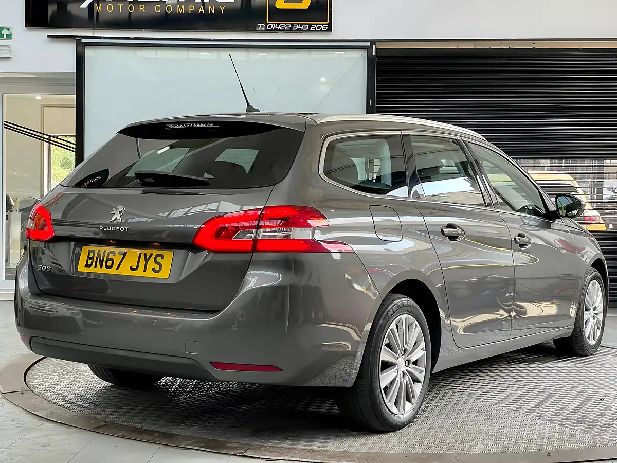 Used 2017 Peugeot 308 Sw Allure Grey - Interior and Exterior details 5