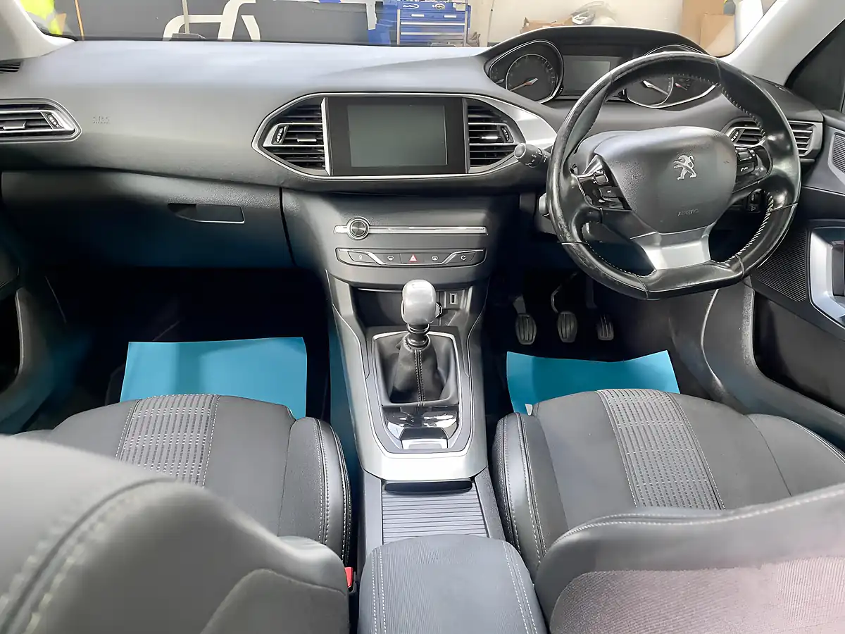 Used 2017 Peugeot 308 Sw Allure Grey - Interior and Exterior details 9