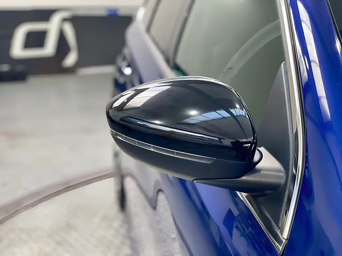 Used 2017 Peugeot 308 Sw GT Line Blue - Interior and Exterior details 13