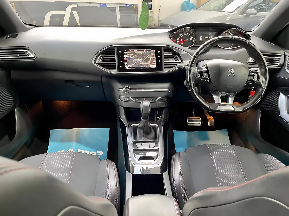 Used 2017 Peugeot 308 Sw GT Line Blue - Interior and Exterior details 9