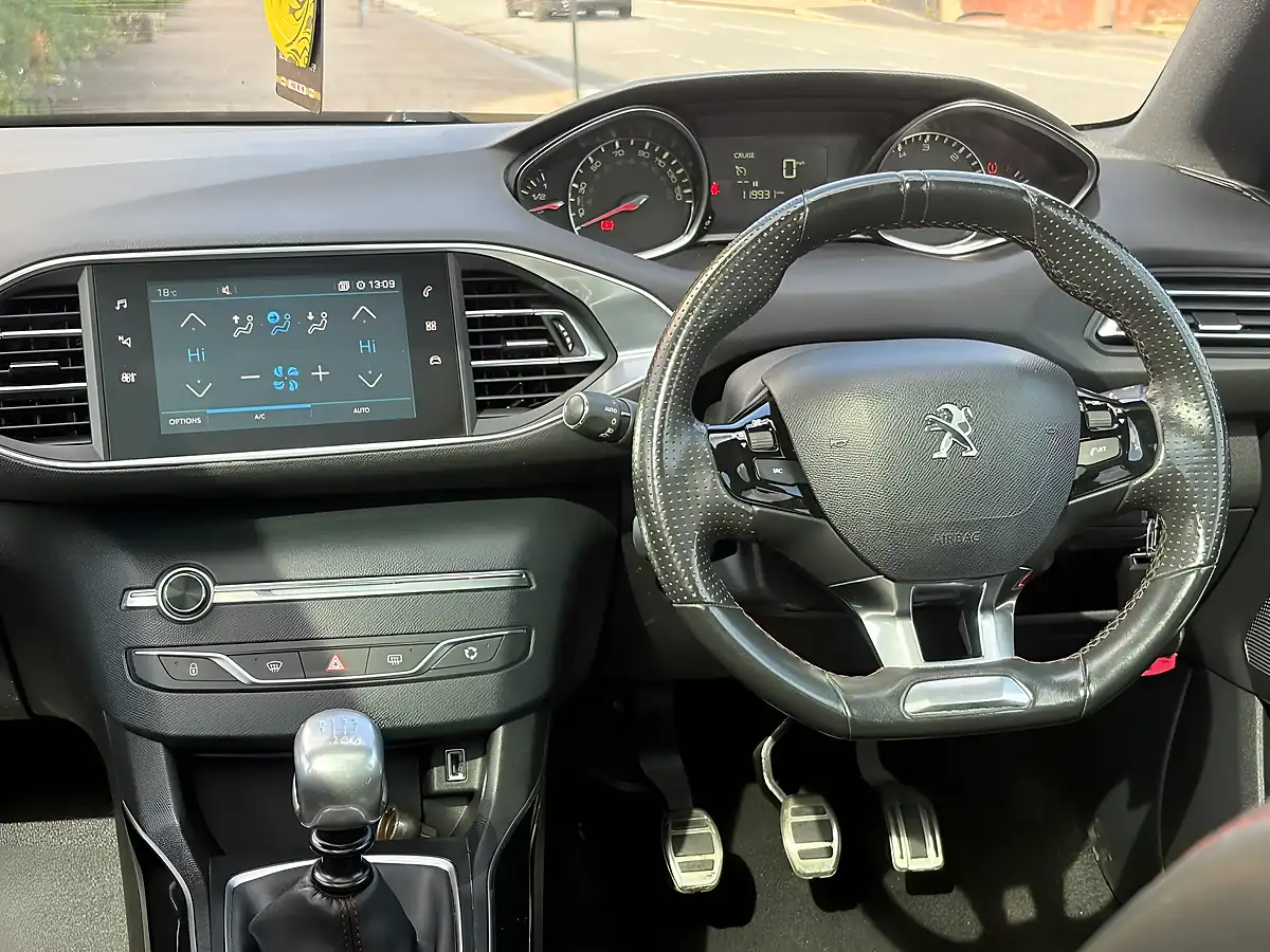 Used 2017 Peugeot 308 Sw GT Line Grey - Interior and Exterior details 18