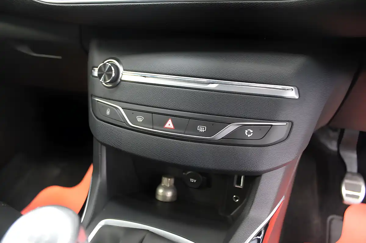 Used 2017 Peugeot 308 Sw GT Line Grey - Interior and Exterior details 15